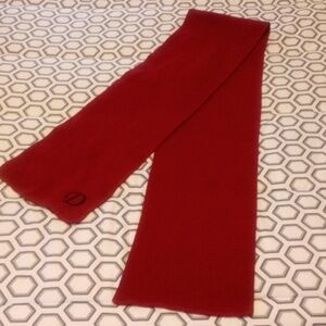 ANNE KLEIN Red Knit Scarf - Monogram "D"